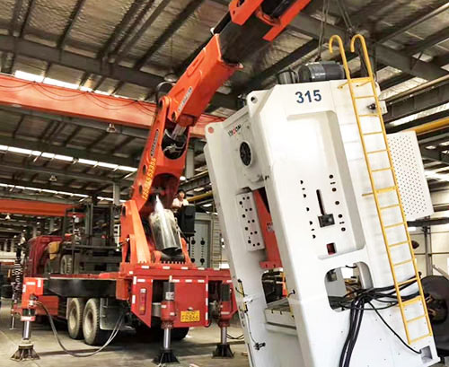 龙岩永定附近随车吊出租，轻松解决运输难题